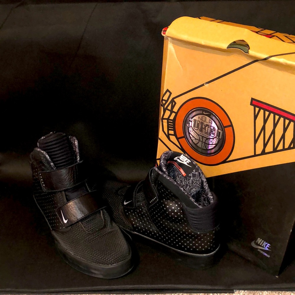 Men’s 13M Nike Flystepper Black